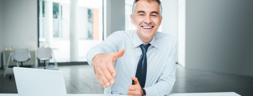 مشاور مالی و بیمه ای